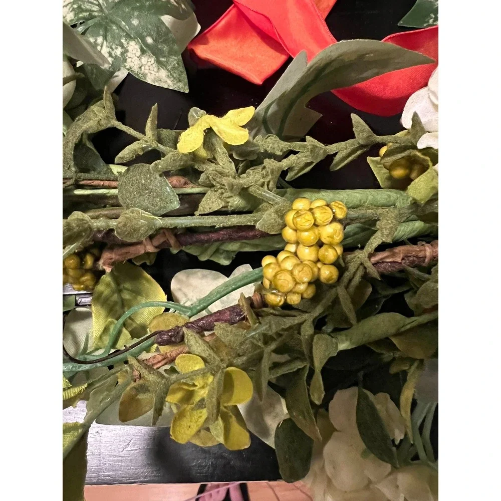 Floral Wreath Home Decor OS Green White Orange Very Good Ivy Berry